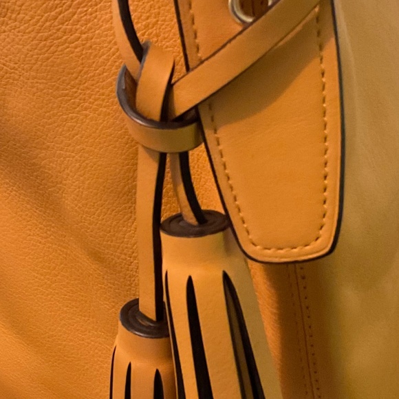 Coach Bucket Bag Pebbled Leather - Picture 5 of 8